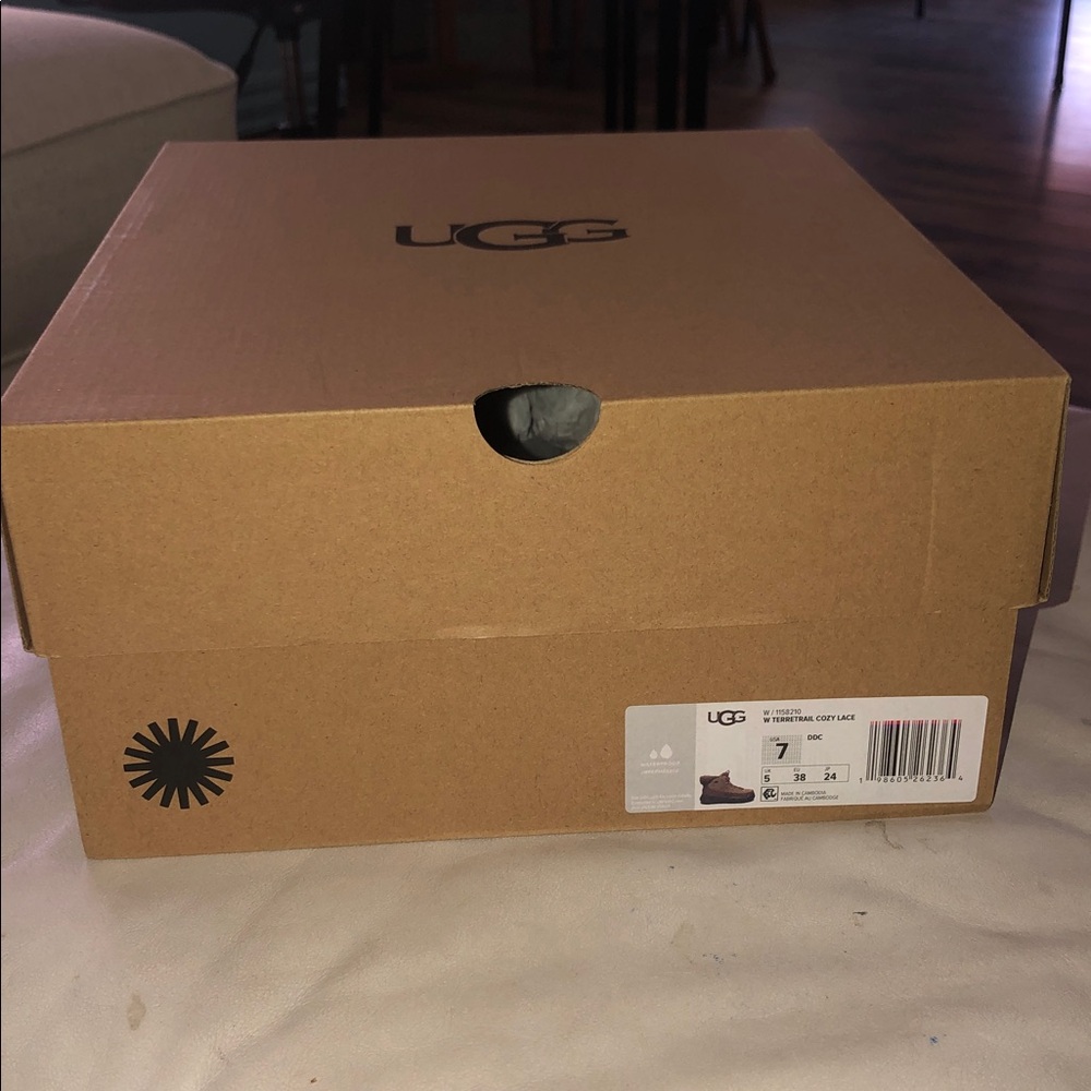 UGG REMOVABLE LID BOX EUC - Picture 2 of 7